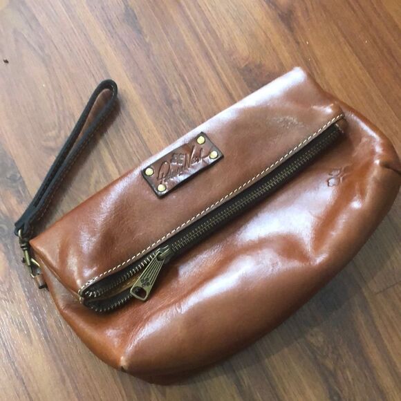 Patricia Nash Rustic leather clutch - Picture 1 of 13